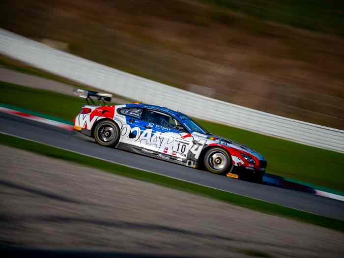 BMW M6 GT3 Vaillant 3