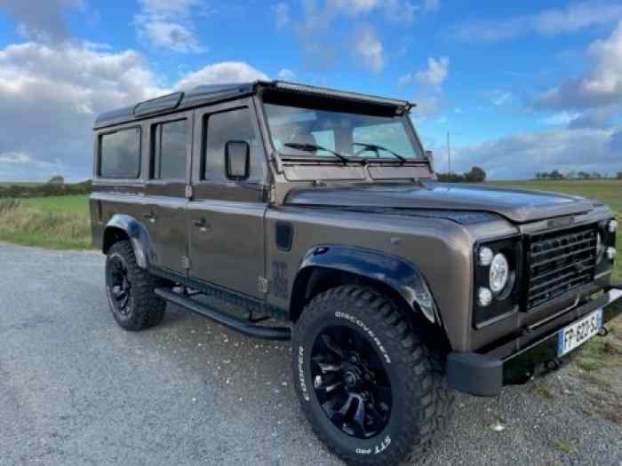 LAND ROVER DEFENDER V8 0