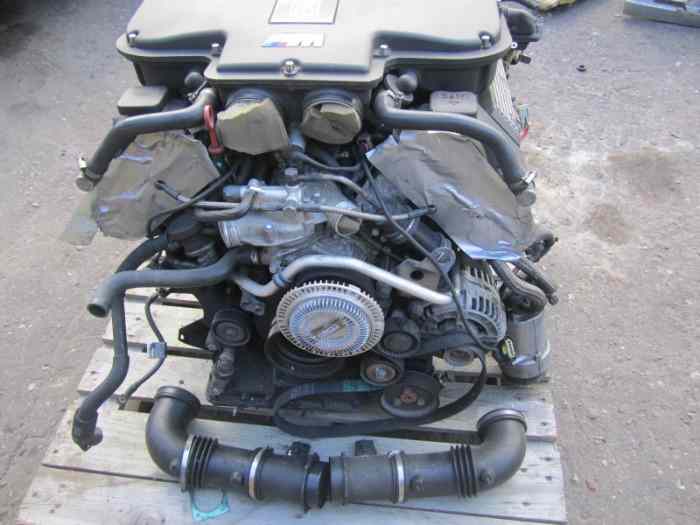 BMW M5 E39 S62B50 S448 Engine 0