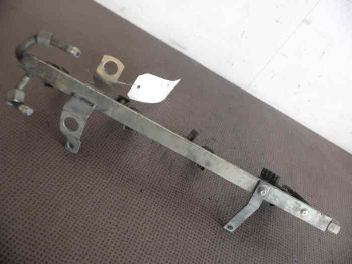 RAMPE INJECTION 94411008007 PORSCHE 944-1 4