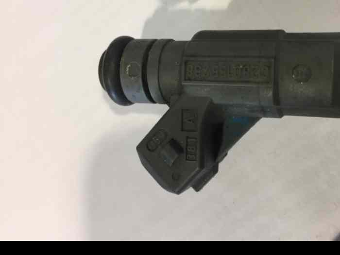 Injecteurs bosch 0280155788 1