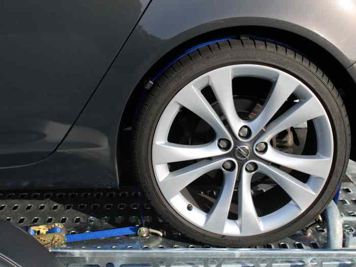 Remorque Porte-voiture abaissable au sol sur coussins d