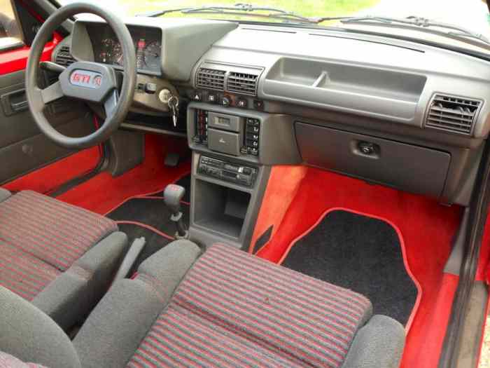 Intérieur 205 gti phase 1