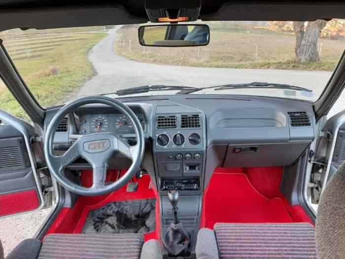 Peugeot 205 GTI 115cv 1