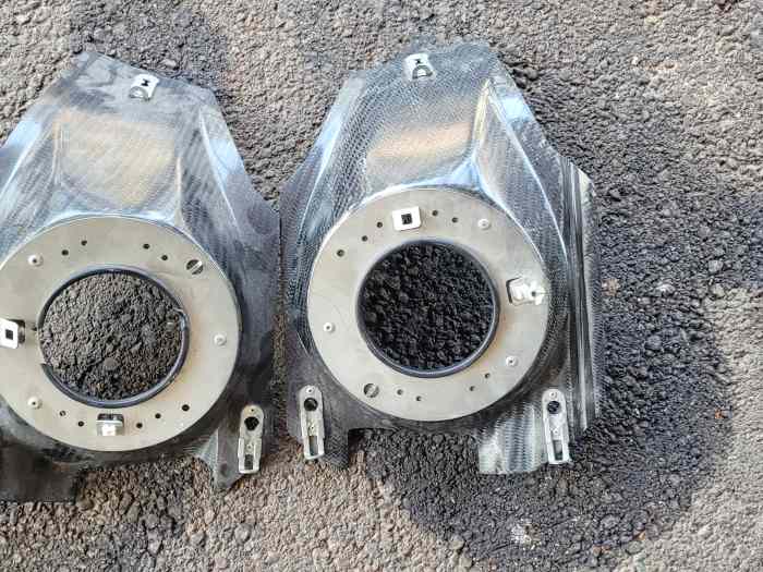 VENDU Coque carbone antibrouillard 106...
