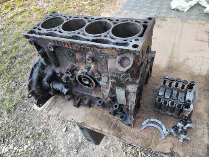 Bloc Clio Williams 2.0L F7R700 à réaléser 0
