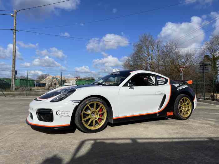 PORSCHE CAYMAN GT4 0