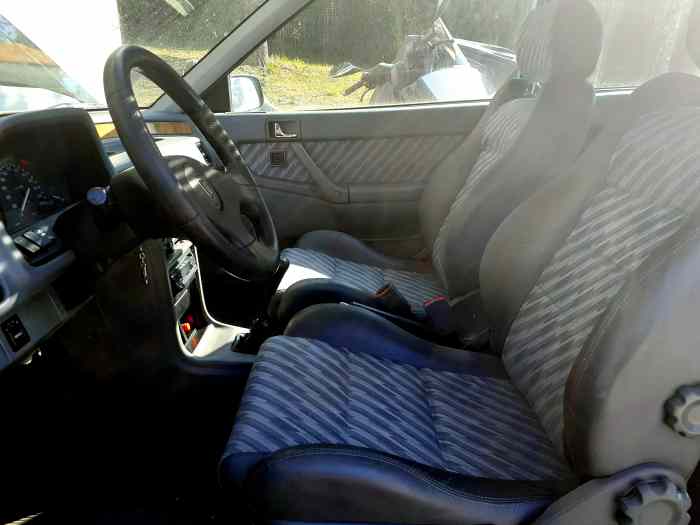 Rover 220 GTI 2.0 16 v origine Suisse 3