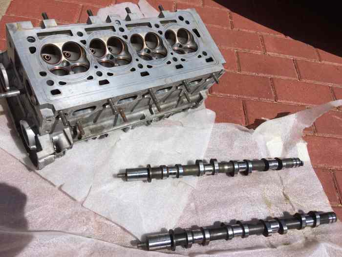 RENAULT CLIO S1600 FACTORY CYLINDER HEAD WITH CAMS 1