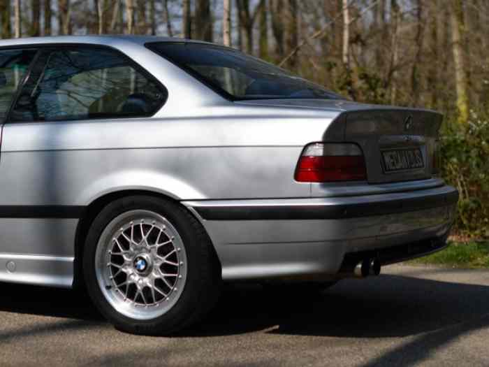 BMW M3 E36 Coupe 3.2 Individual 3