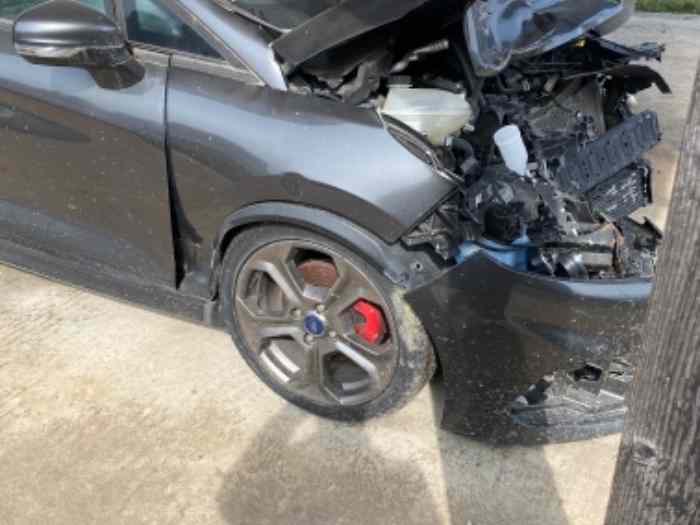 Ford Fiesta ST accidentée