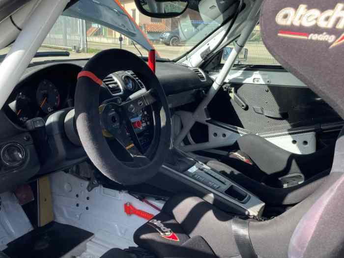 PORSCHE CAYMAN GT4 4