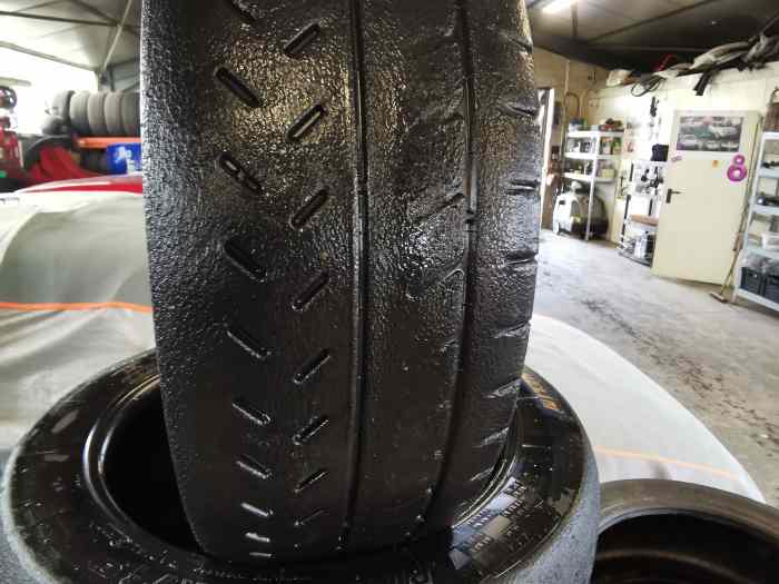 Vds lot de 15 pneus Michelin 196317 R21