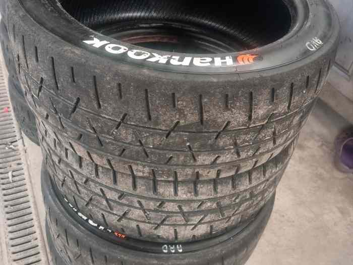 Pneus hankook / pirelli 18 pouces