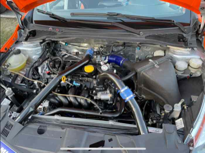 Clio r3t full evo – photo 2 sur 4