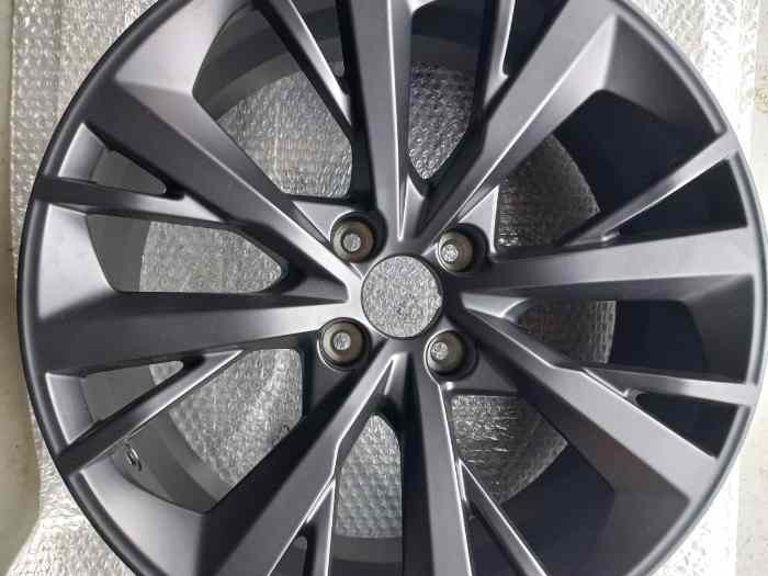 1 jante neuve Peugeot 208 GTI 30th anniversaire VENDUE 0