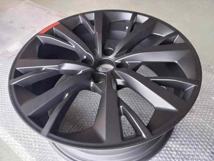 1 jante neuve Peugeot 208 GTI 30th anniversaire VENDUE 4