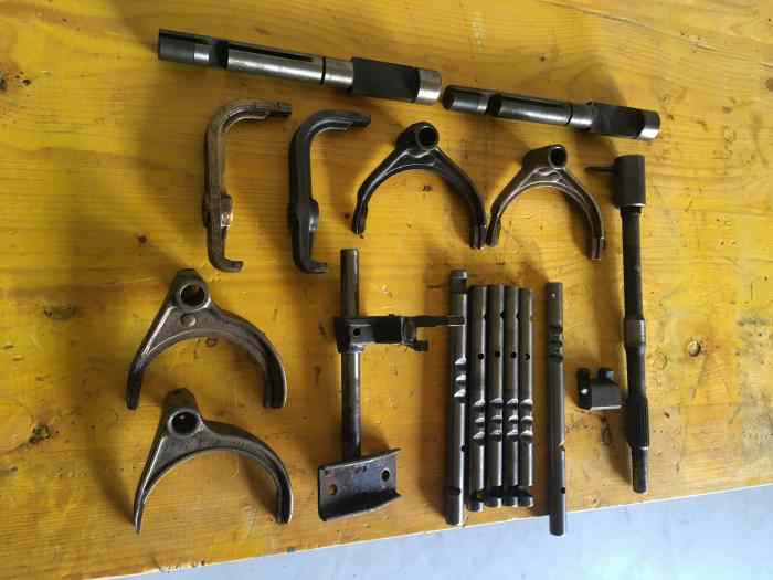 Divers pieces de boite 330-353-365 4