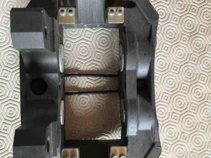 Etriers de frein AP Racing 4 pistons 2