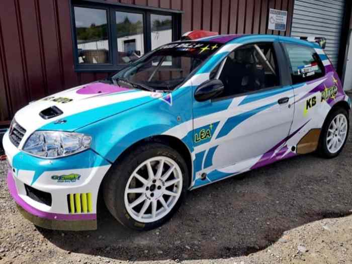 Vend ou échange Fiat Punto S1600 0