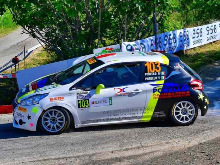 Peugeot 208 r2b 1