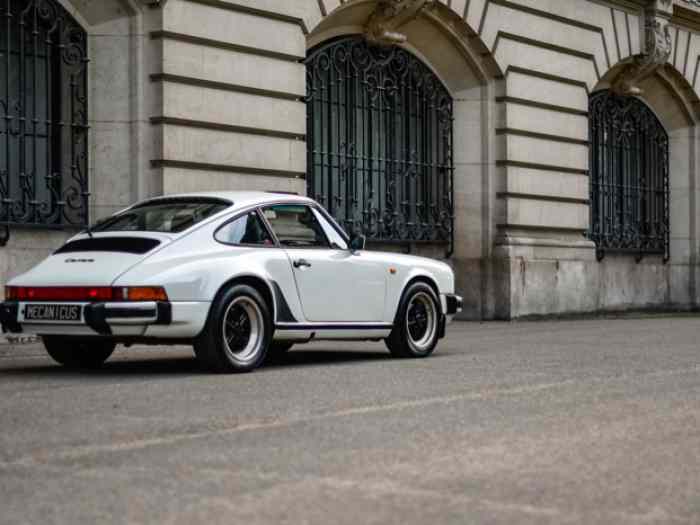 Porsche 911 Carrera 3.2 G50 1