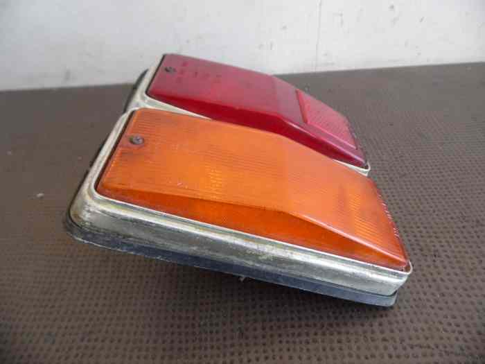 FEU ARRIERE DROIT FIAT 125 2
