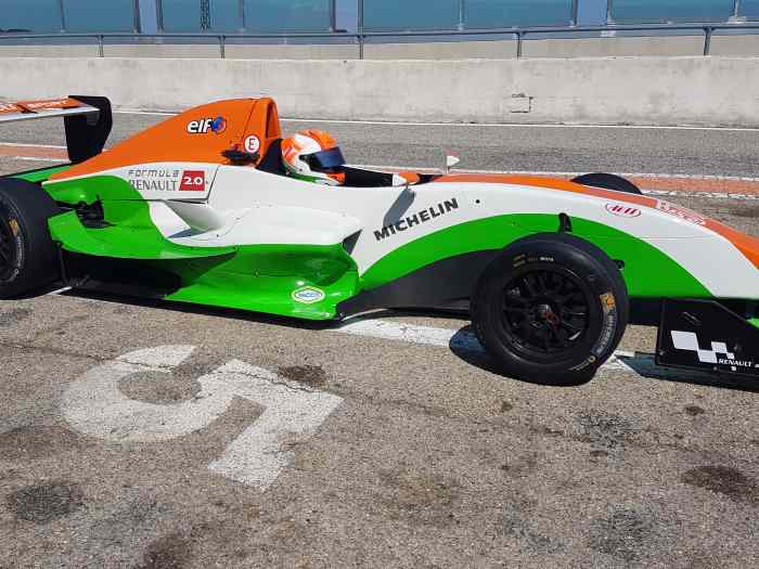 PIECES FORMULE RENAULT TATUUS FR2.0 de 2008 – photo 1 sur 2
