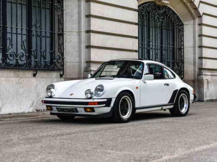 Porsche 911 Carrera 3.2 G50 0