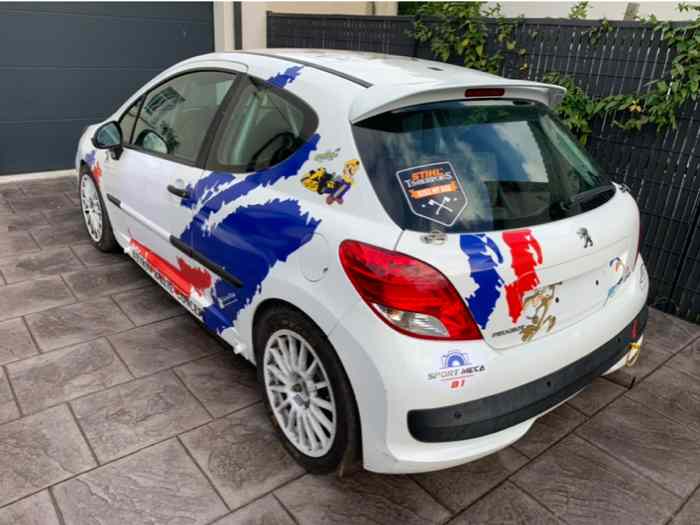 Peugeot 207 RC A8 possible en F2000/15 2