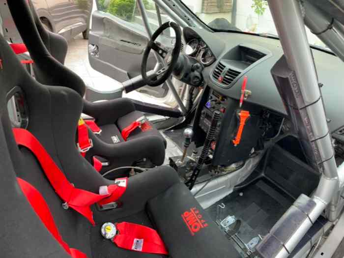 Peugeot 207 RC A8 possible en F2000/15 4