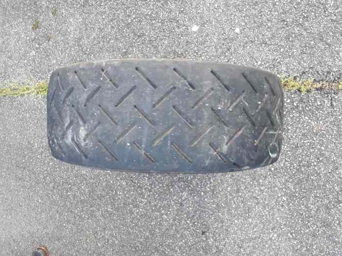 Vends 6 pneus Michelin 20/65/18 3