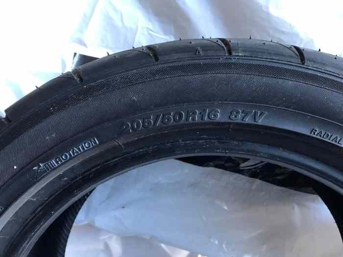 2 Pneus Neufs YOKOHAMA ADVAN NEOVA AD 08 RS 205/50 R16 87V 2