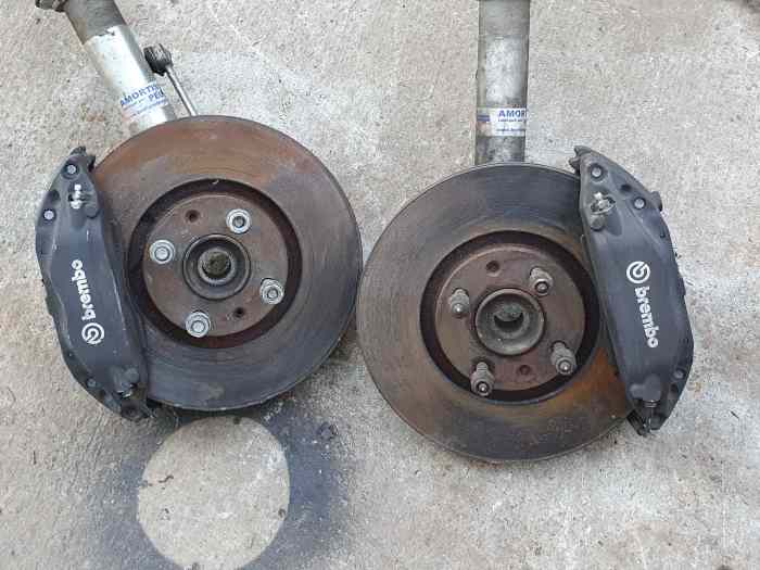Kit frein avant brembo c2 r2 max complets diamètre 302 pour Peugeot Citroën 0