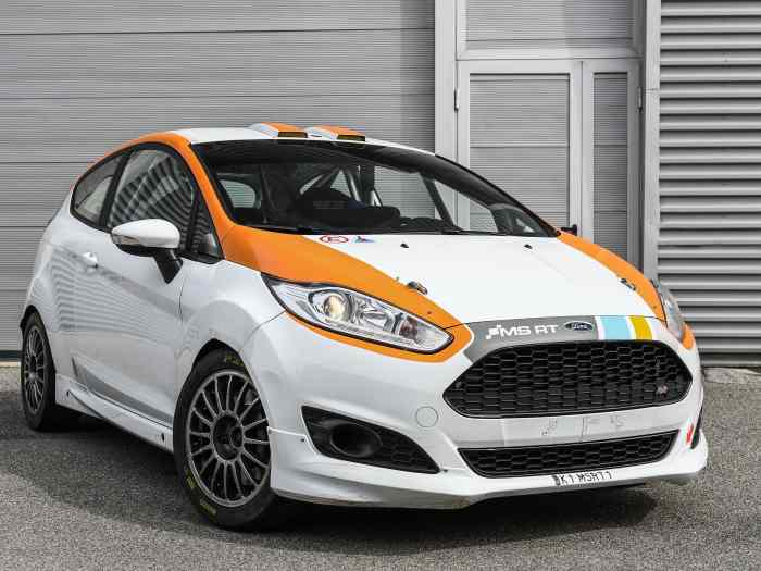 FORD FIESTA R2T 4