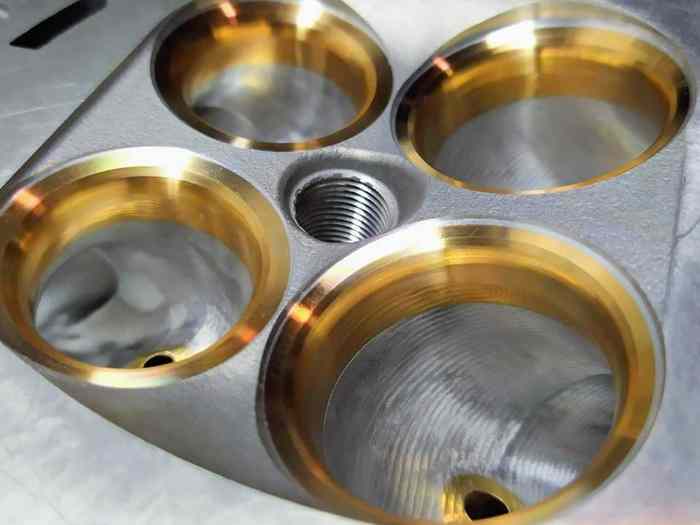 Préparation Culasse EW10J4S CNC 5 AXES. (Echange Standard Possible). 3