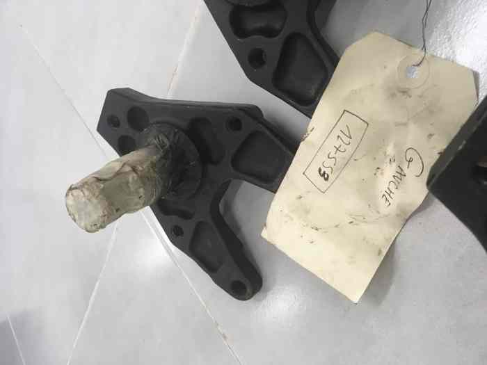 Fusee arriere Maxi Megane 98 2
