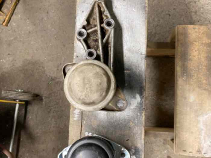 Support moteur 106 s16
