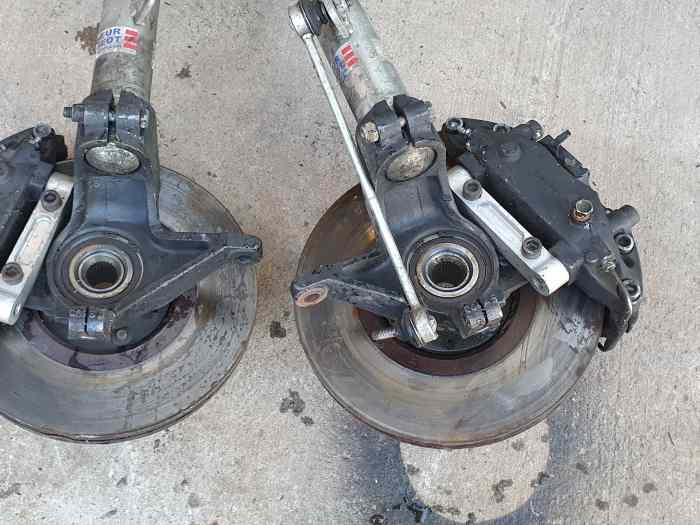 Kit frein avant brembo c2 r2 max complets diamètre 302 pour Peugeot Citroën 1