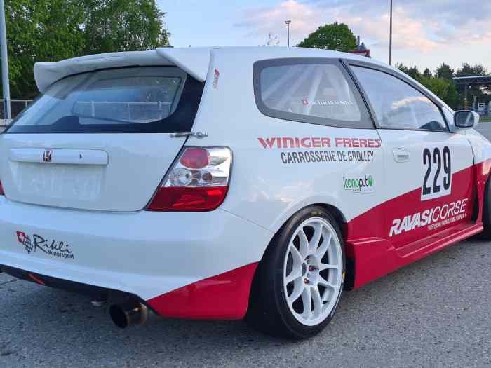 Honda Civic Rikli Motorsport 1