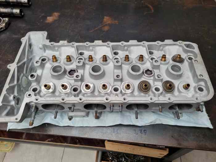 BMW M3 E30 S14 GR.A cylinder head pièces et voitures de course à