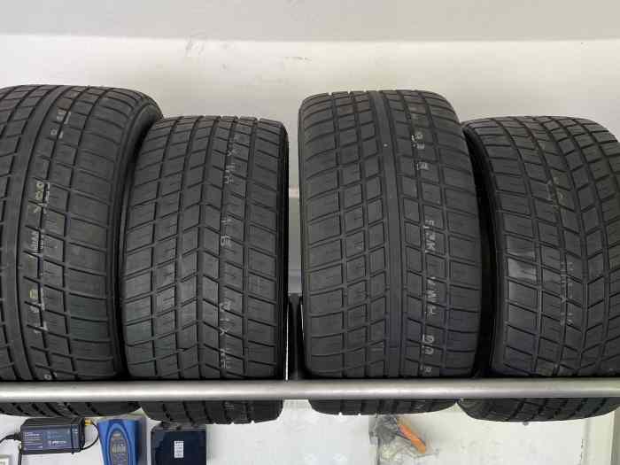 Pneus pluie (WH) PIRELLI GT4 neufs 0