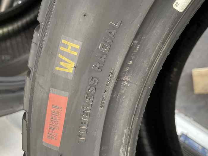 Pneus pluie (WH) PIRELLI GT4 neufs 1