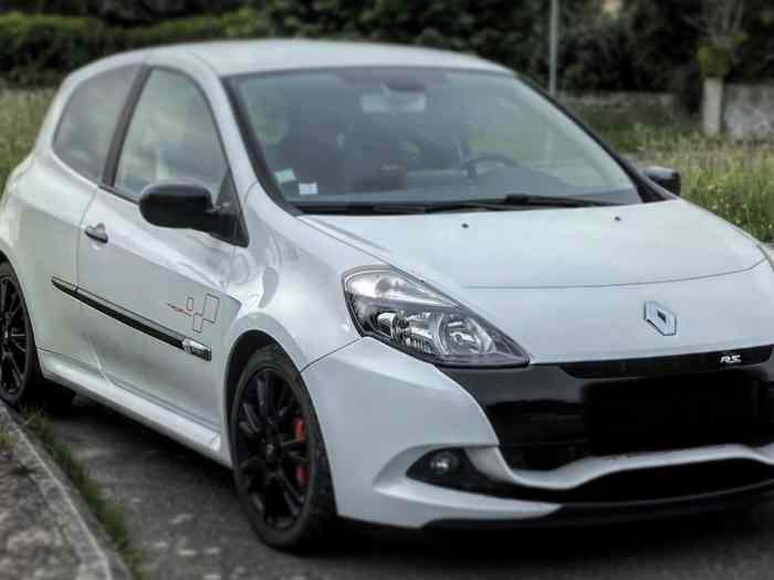 RENAULT CLIO 3 RS TROPHY 2.0 16V 203ch - Année 2010 - Moteur 5 000 Km 0