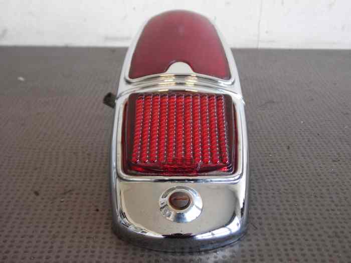 FEU ARRIERE DROIT PEUGEOT 403 5