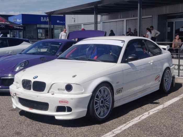 BMW E46 330ci piste 0