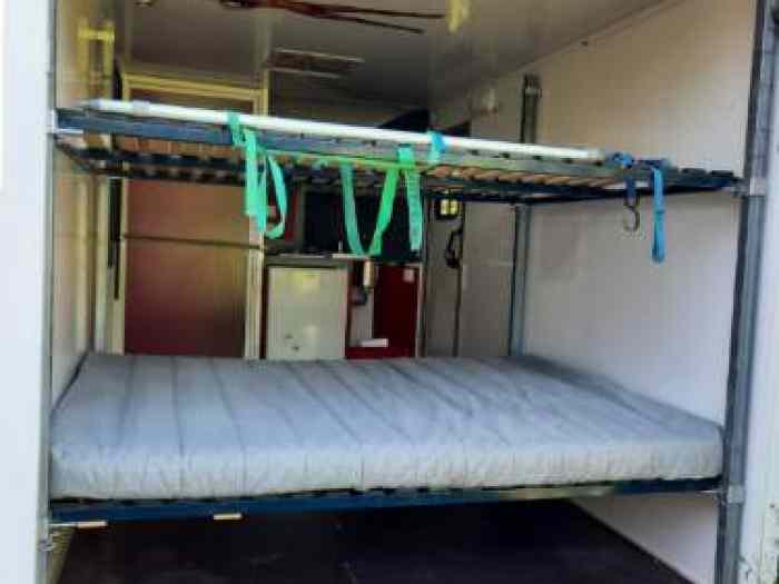 Remorque verene équipée 2 lits, frigo, SDB et douche 2
