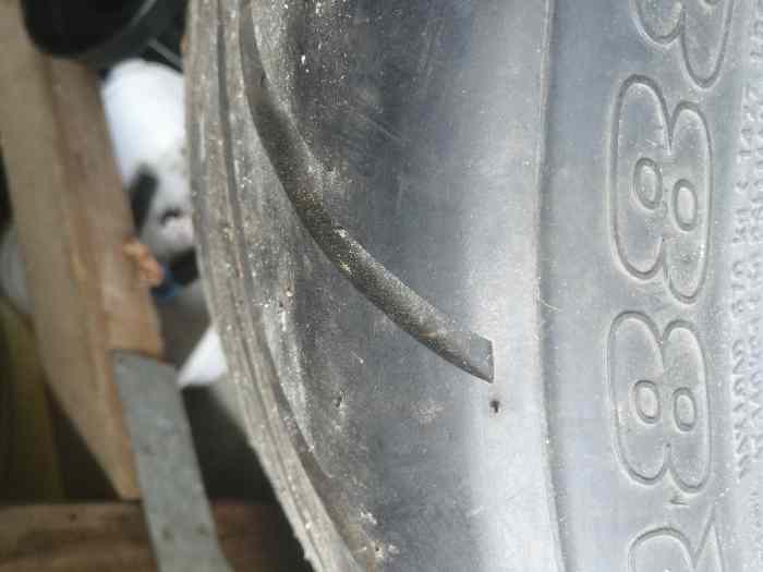 2 Pneus toyo gg 225 /45 /17 pièces et voitures de course à vendre, de