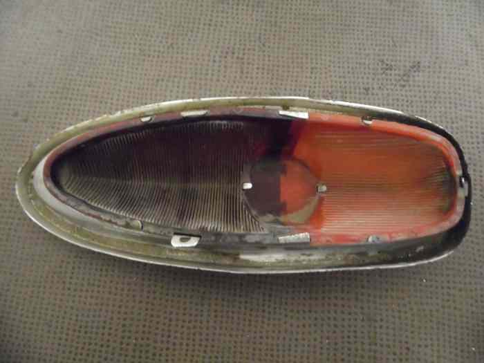 CABOCHON FEU ARRIERE SIMCA ARONDE P60 5