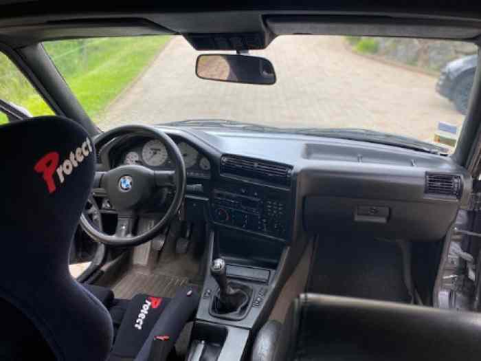 BMW M3 E30 3
